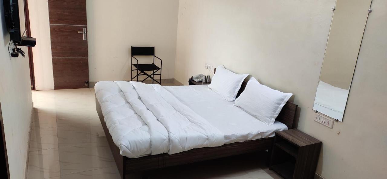 Gopi Dham Hotel Haridwār Esterno foto